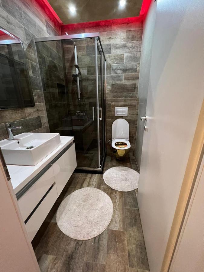 Luxurious Apartment With City View Prishtinë Luaran gambar