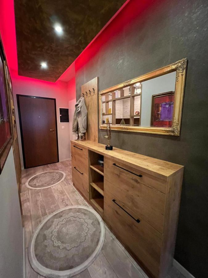 Luxurious Apartment With City View Prishtinë Luaran gambar