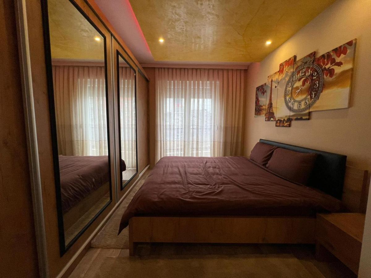 Luxurious Apartment With City View Prishtinë Luaran gambar